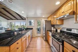 471 Ridgeview Dr, Pleasant Hill, CA 94523 - Photo 16