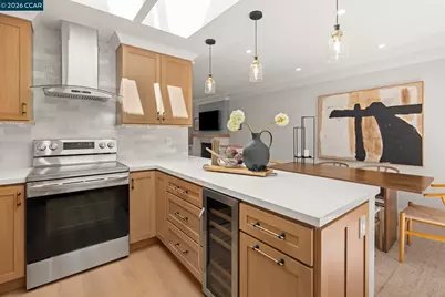 1152 Fairlawn Ct #3, Walnut Creek, CA 94595 - Photo 4