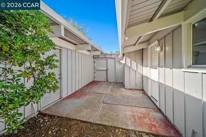 1737 Ravenwood Dr, Concord, CA 94520 - Photo 28