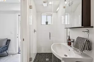 47 Excelsior Ct, Oakland, CA 94610 - Photo 22