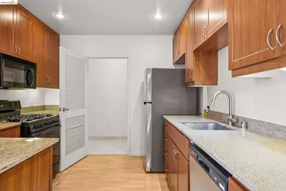 5855 Horton Street #613, Emeryville, CA 94608 - Photo 26