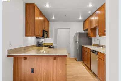 5855 Horton Street #613, Emeryville, CA 94608 - Photo 6