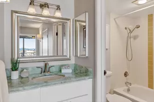 1 Kelton Ct, Oakland, CA 94611 - Photo 22