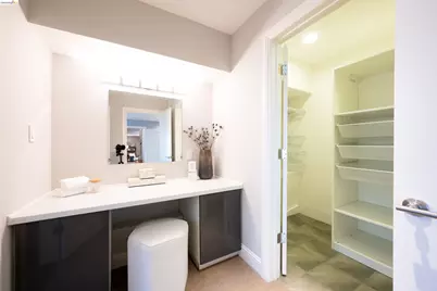 6611 Ascot Dr, Oakland, CA 94611 - Photo 32