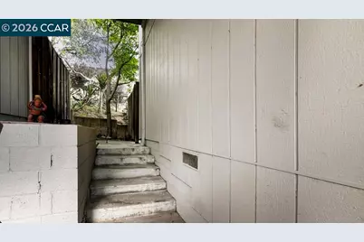 22 Holcomb Ct, Walnut Creek, CA 94596 - Photo 4
