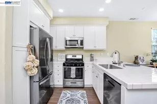 810 Queen Palm Ln, Brentwood, CA 94513 - Photo 12