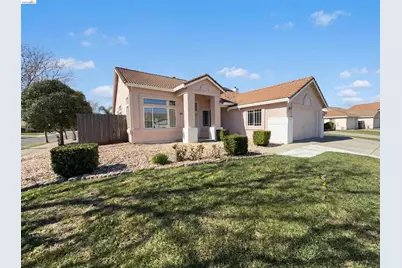 300 Perkins Ct, Suisun City, CA 94585 - Photo 8