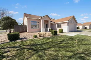 300 Perkins Ct, Suisun City, CA 94585 - Photo 8