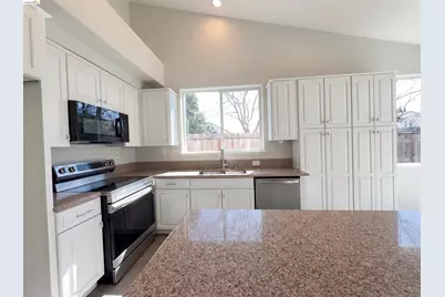 300 Perkins Ct, Suisun City, CA 94585 - Photo 20