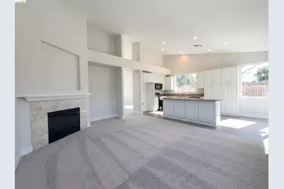 300 Perkins Ct, Suisun City, CA 94585 - Photo 14