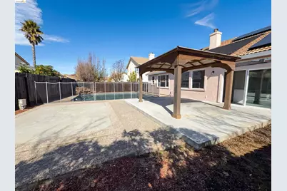 300 Perkins Ct, Suisun City, CA 94585 - Photo 34