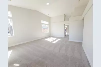 300 Perkins Ct, Suisun City, CA 94585 - Photo 10