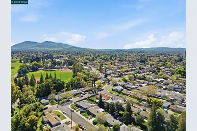 2105 Holbrook Drive, Concord, CA 94519 - Photo 26