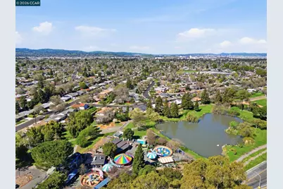 2105 Holbrook Drive, Concord, CA 94519 - Photo 24