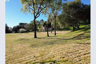 8278 Sassafras Court, Pleasanton, CA 94566 - Photo 14