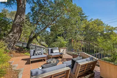 900 Rosemount Rd, Oakland, CA 94610 - Photo 4