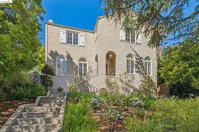 900 Rosemount Rd, Oakland, CA 94610 - Photo 2