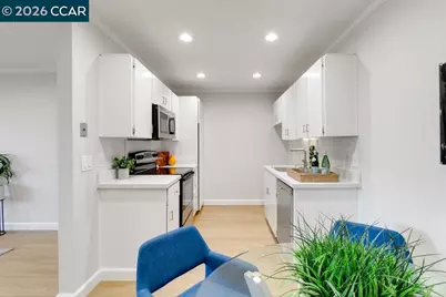 1465 Marchbanks Dr #4, Walnut Creek, CA 94598 - Photo 10