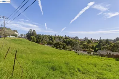 27188 Hayward Blvd, Hayward, CA 94542 - Photo 6