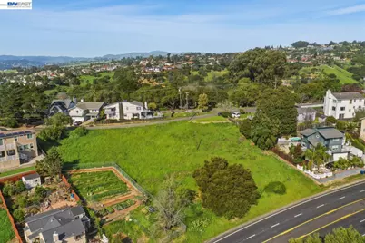 27188 Hayward Blvd, Hayward, CA 94542 - Photo 14