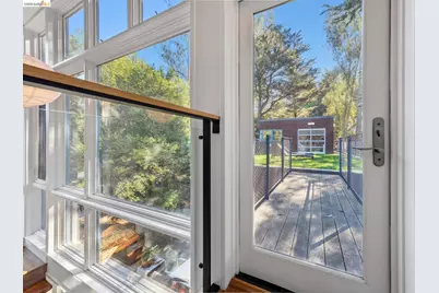 8210 Skyline Blvd, Oakland, CA 94611 - Photo 36