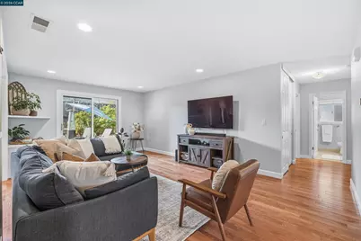 2045 McMillan Ct, Martinez, CA 94553 - Photo 8