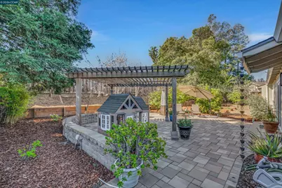 2045 McMillan Ct, Martinez, CA 94553 - Photo 30