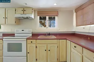 5716 Merriewood Dr, Oakland, CA 94611 - Photo 18