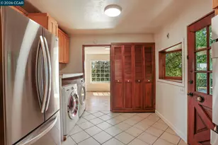 5716 Merriewood Dr, Oakland, CA 94611 - Photo 12