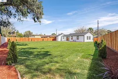 1577 Waltham Rd, Concord, CA 94520 - Photo 32