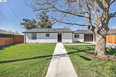 1577 Waltham Rd, Concord, CA 94520 - Photo 2