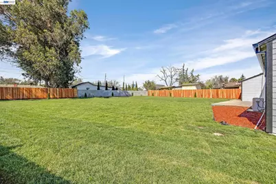 1577 Waltham Rd, Concord, CA 94520 - Photo 26