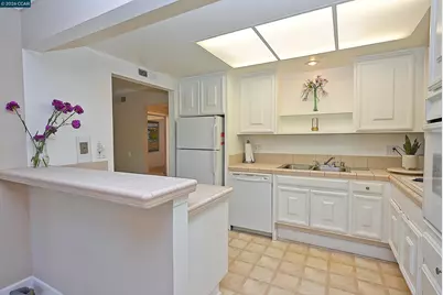 1160 Singingwood Ct #5, Walnut Creek, CA 94595 - Photo 12