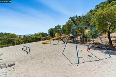 129 Galen Dr, Walnut Creek, CA 94597 - Photo 38