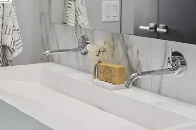 7919 Phaeton Dr, Oakland, CA 94605 - Photo 50