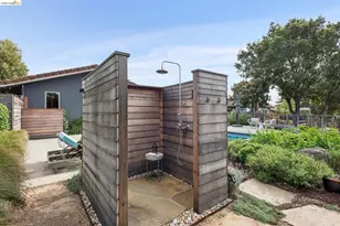 7919 Phaeton Dr, Oakland, CA 94605 - Photo 34