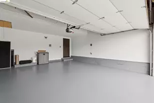 7919 Phaeton Dr, Oakland, CA 94605 - Photo 58