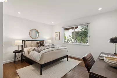 7919 Phaeton Dr, Oakland, CA 94605 - Photo 52