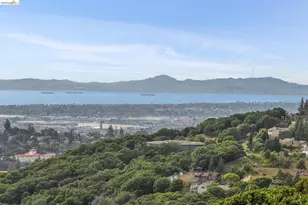 7919 Phaeton Dr, Oakland, CA 94605 - Photo 32