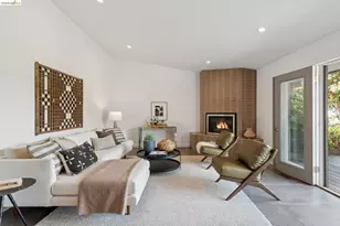 7919 Phaeton Dr, Oakland, CA 94605 - Photo 22