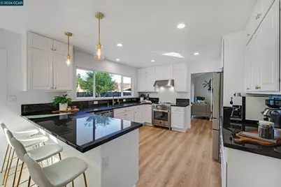 207 Normandy Ln, Walnut Creek, CA 94598 - Photo 10