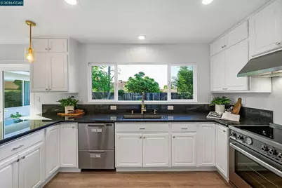 207 Normandy Ln, Walnut Creek, CA 94598 - Photo 14