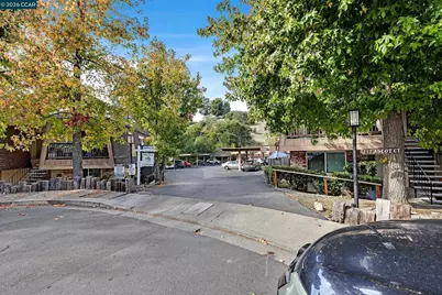 146 Ascot Ct #2, Moraga, CA 94556 - Photo 1