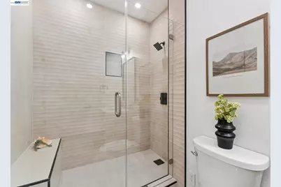 546 Weldon Ave, Oakland, CA 94610 - Photo 14