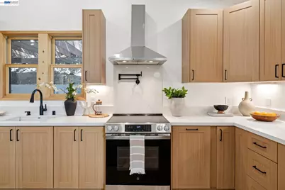 546 Weldon Ave, Oakland, CA 94610 - Photo 22