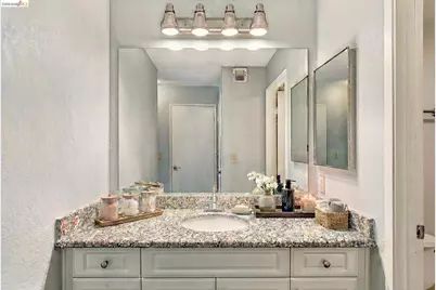 600 Canyon Oaks Drive #F, Oakland, CA 94605 - Photo 52