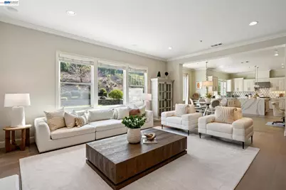 130 Arundel Dr, Hayward, CA 94542 - Photo 8