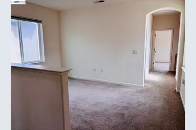 703 Claret Ln, Mountain House, CA 95391 - Photo 32