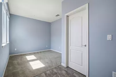 102 Fanuncio Ln, Hayward, CA 94544 - Photo 4