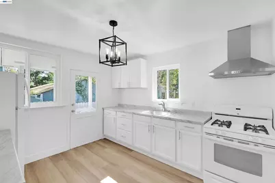 1467 Clay St, Hayward, CA 94541 - Photo 2
